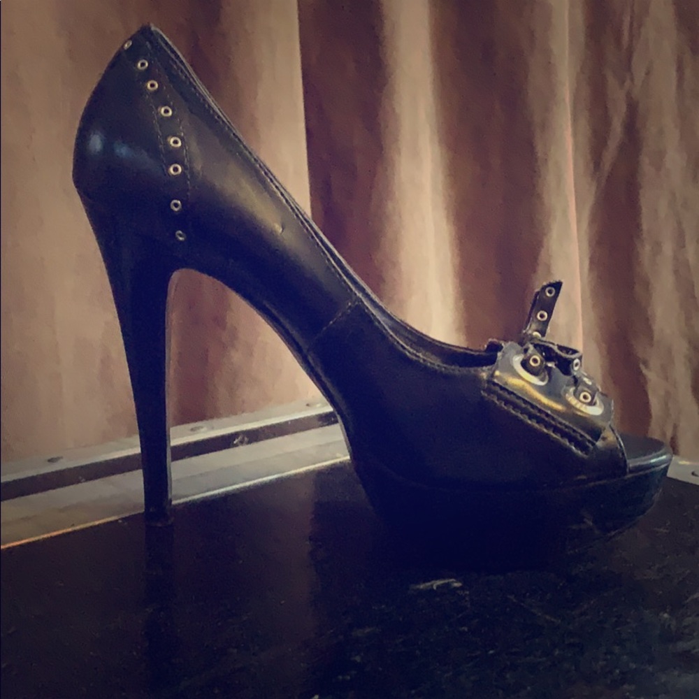 Guess heels